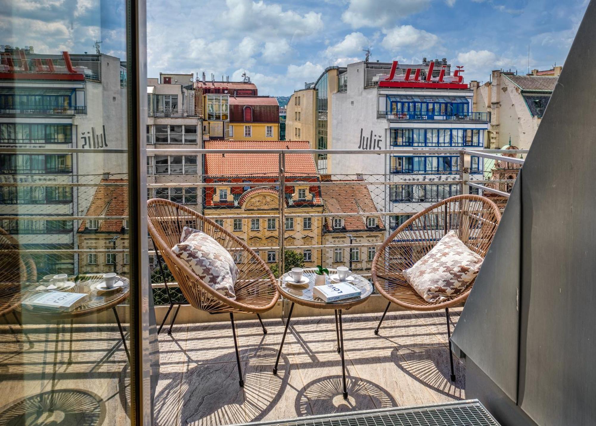 Vn17 Rooftop Suites By Adrez Prag Dış mekan fotoğraf