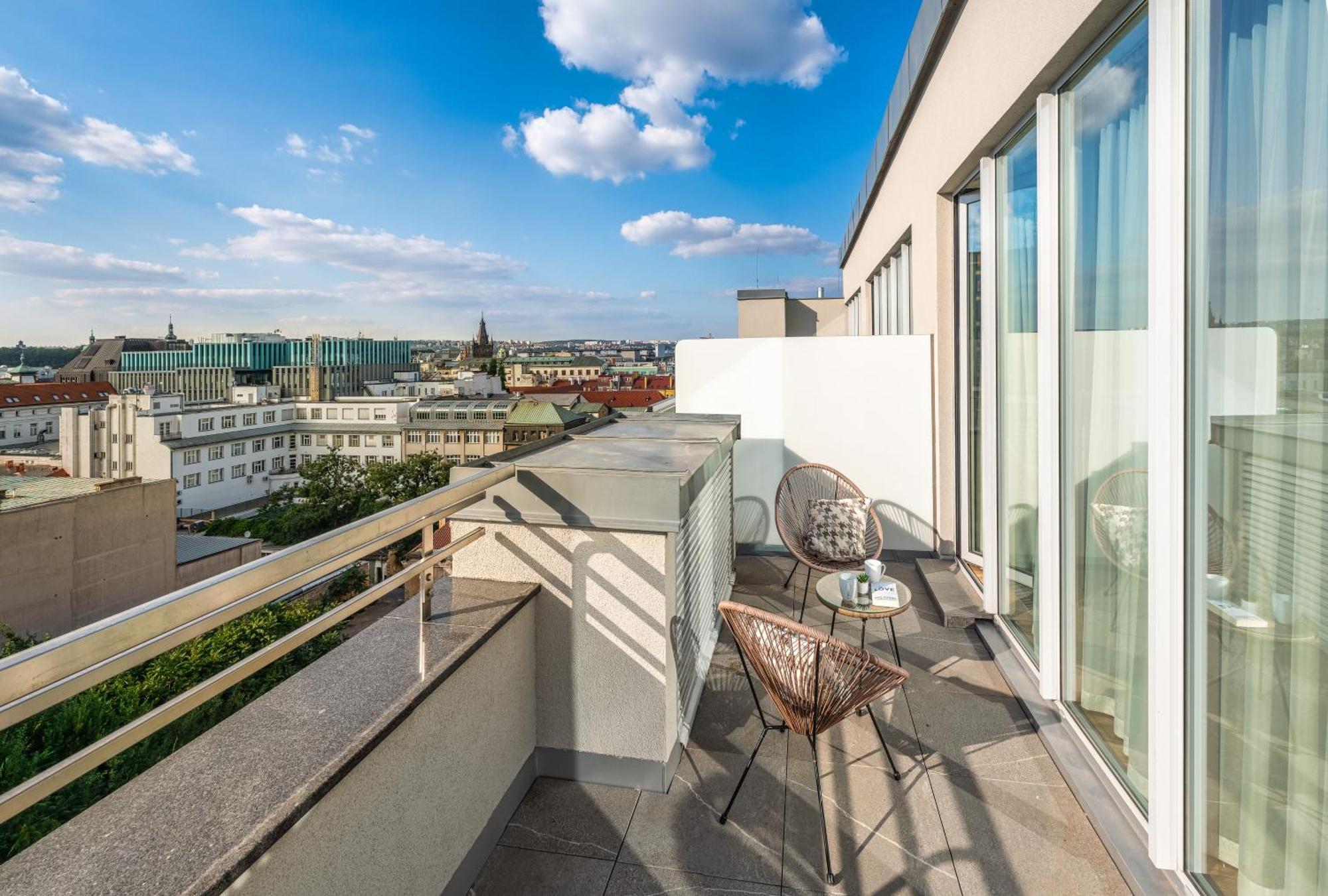 Vn17 Rooftop Suites By Adrez Prag Dış mekan fotoğraf