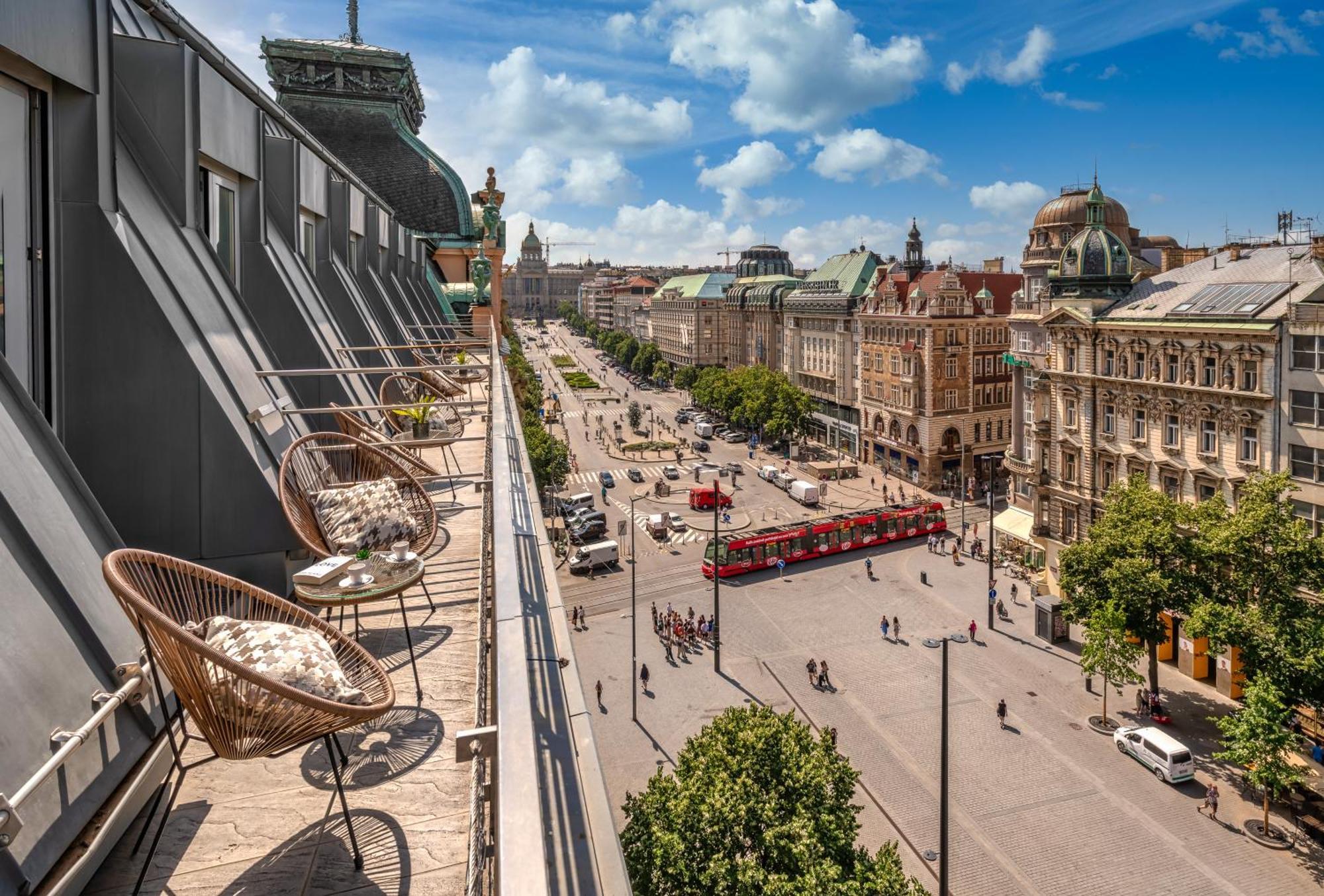 Vn17 Rooftop Suites By Adrez Prag Dış mekan fotoğraf